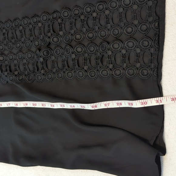 Woman's Lace Beach Coverup - Picture 6 of 10